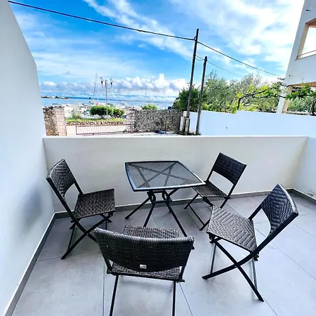 Apartment Beachfront On Sea *